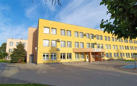 Budynek Centrum Kształcenia Ustawicznego w Toruniu