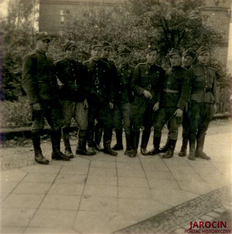 Zdjęcie żołnierzy 4. Pułku Czołgów Ciężkich