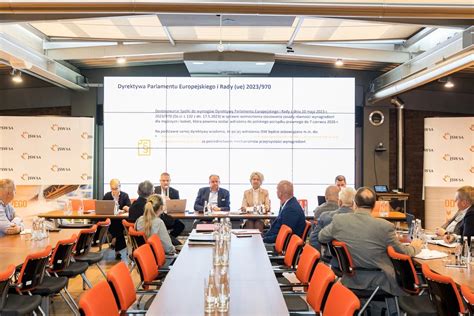 Przedstawiciele związków zawodowych w Dino podczas negocjacji