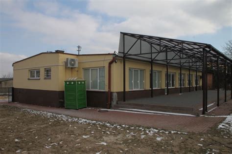 Budynek świetlicy wiejskiej w Osowcu po remoncie