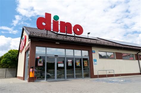Ewolucja długu netto Dino Polska