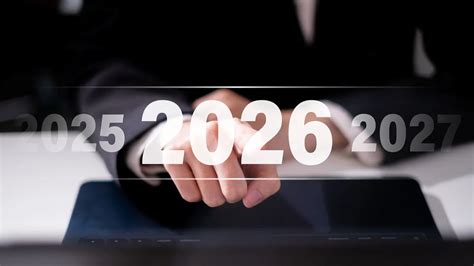 Infografika zmian w przepisach dotyczących stażu pracy od 2026 roku