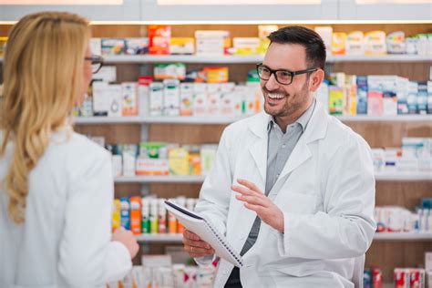 Praca farmaceuty w aptece