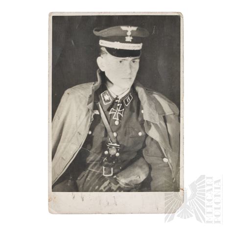 Zdjęcie przedstawiające Hansa Klossa w mundurze niemieckim