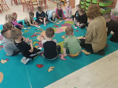 Lektor prowadzący zajęcia grupowe