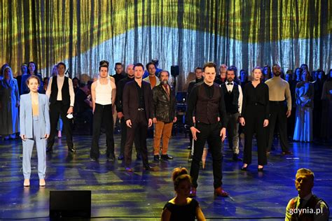 Pracownicy teatru podczas próby
