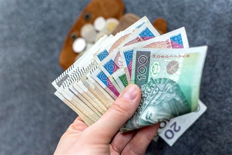 Grafika przedstawiająca różne składniki wynagrodzenia