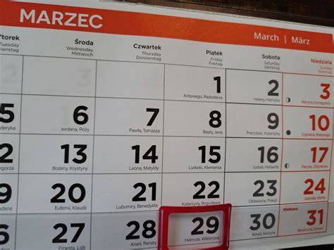 Kalendarz z zaznaczoną sobotą jako dniem wolnym