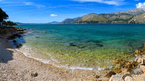 Plaża w Makarskiej z górami Biokovo w tle