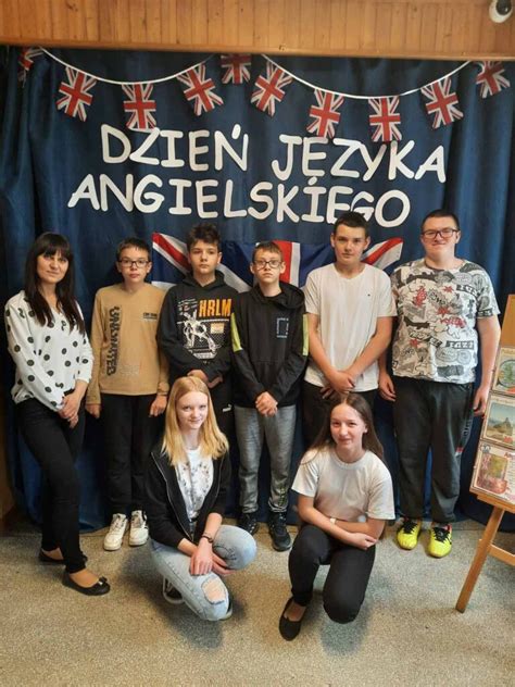 Schemat przedstawiający ścieżkę kariery nauczyciela języka angielskiego w szkole podstawowej