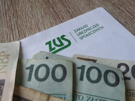 Porównanie składek ZUS przed i po zmianach w 2005