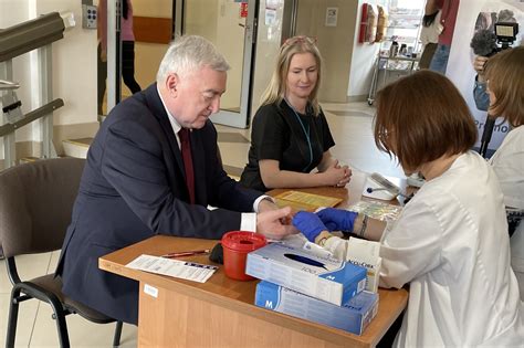 Pracownik korzystający z badań profilaktycznych