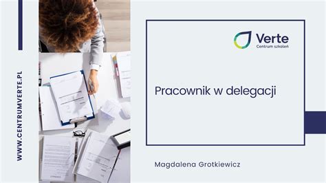 Pracownik informuje przełożonego o chorobie podczas delegacji