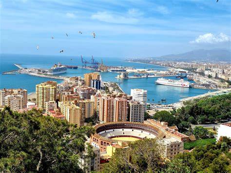 Malaga - widok na miasto i morze