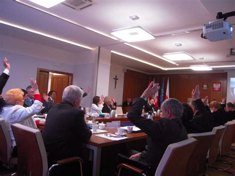 Schemat określający czynniki wpływające na wynagrodzenie przewodniczącego rady osiedla