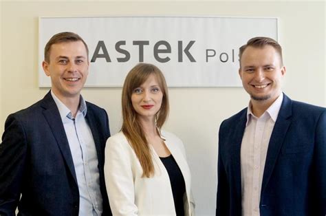 Zdjęcie zespołu ASTEK Polska podczas pracy lub integracji