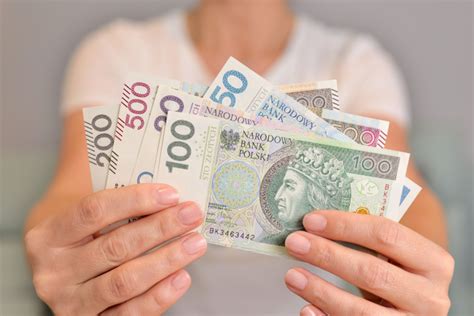 Ilustracja przedstawiająca nadgodziny i dodatek do wynagrodzenia