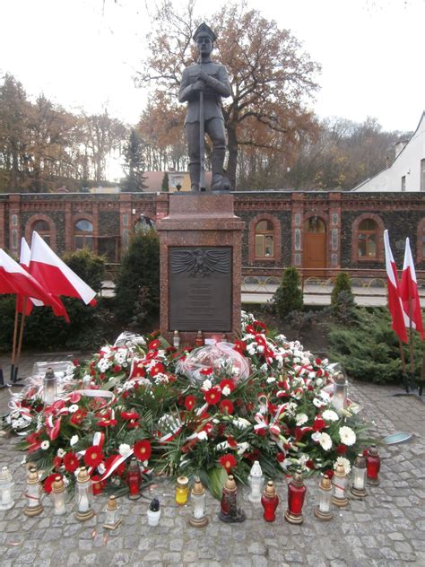 Zdjęcie pomnika poświęconego Zgrupowaniu AK 