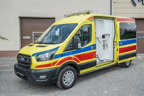 Nowoczesny ambulans ratunkowy